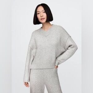 Gap CashSoft Cropped High V-Neck Sweater